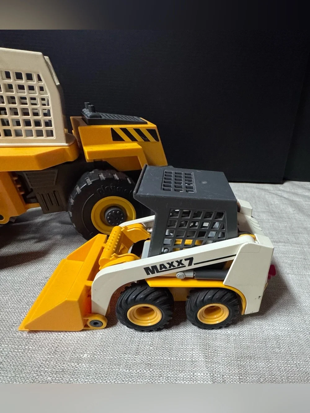 Conveyor with Mini Excavator